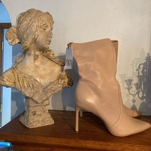 Zara Leather Boots Size 40. NWT